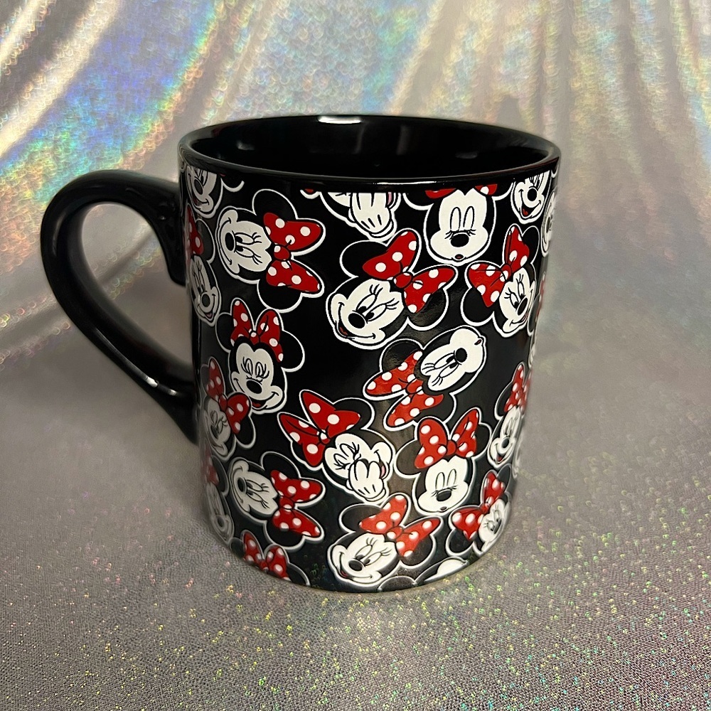 Disney Minnie Mouse black red white mug drink ware coffee tea kitchen brand new